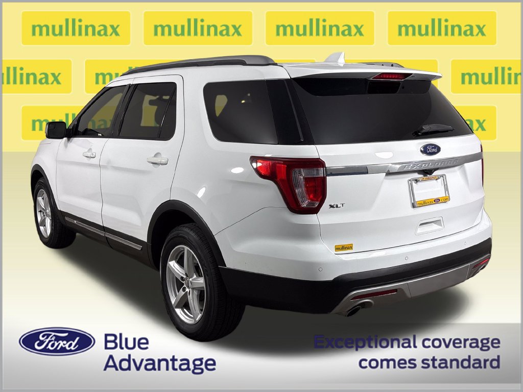 Used 2017 Ford Explorer XLT w/ Equipment Group 202A FWD image 10