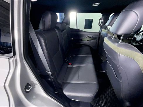 Used 2025 Lexus GX 550 image 39