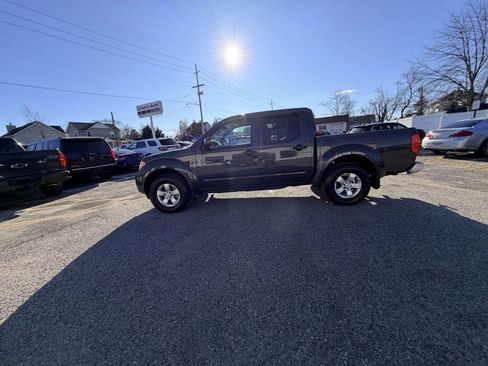 Used 2012 Nissan Frontier SV image 16