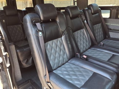 Used 2018 Mercedes-Benz Sprinter 2500 image 21