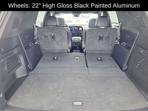 Used 2024 Chevrolet Traverse RS image 34