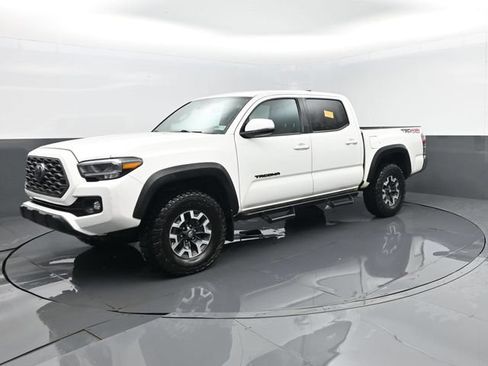 Used 2023 Toyota Tacoma TRD Off-Road AWD/4WD image 2