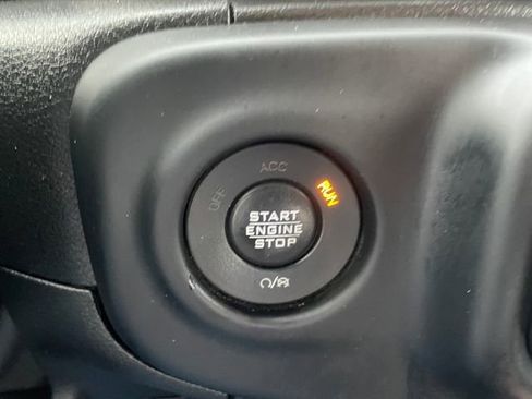 Used 2019 Jeep Wrangler Unlimited Sport S image 25