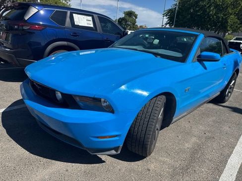 Used 2010 Ford Mustang GT RWD image 2
