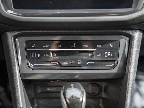 Used 2024 Volkswagen Tiguan SE image 22