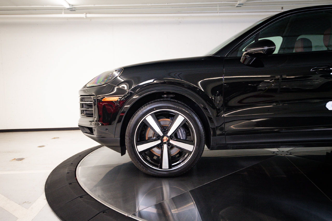 Certified 2026 Porsche Cayenne AWD/4WD image 11