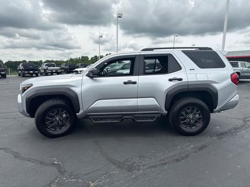 Certified 2025 Toyota 4Runner SR5 AWD/4WD image 5