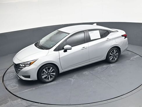 Used 2025 Nissan Versa SV w/ Trunk Package image 21