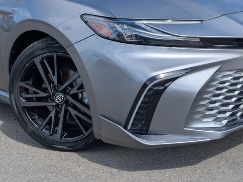 Used 2025 Toyota Camry XSE FWD image 10