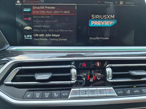 Used 2022 BMW X7 xDrive40i w/ M Sport Package AWD/4WD image 17