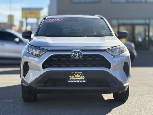 Used 2019 Toyota RAV4 LE image 2
