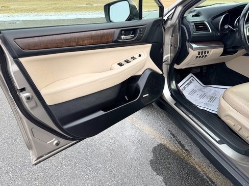 Used 2015 Subaru Outback 2.5i Limited image 9