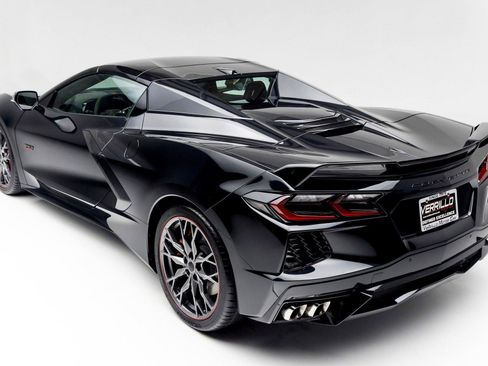 Used 2023 Chevrolet Corvette Stingray Premium Conv w/ Z51 Performance Package image 4