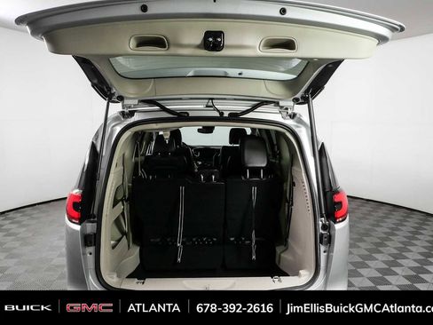Used 2024 Chrysler Pacifica Touring-L FWD image 28