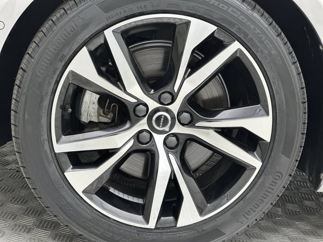 Certified 2024 Volvo S60 B5 Plus AWD/4WD image 10