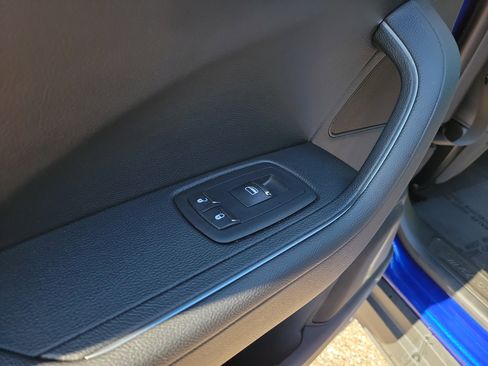 Used 2021 Maserati Levante Base image 13