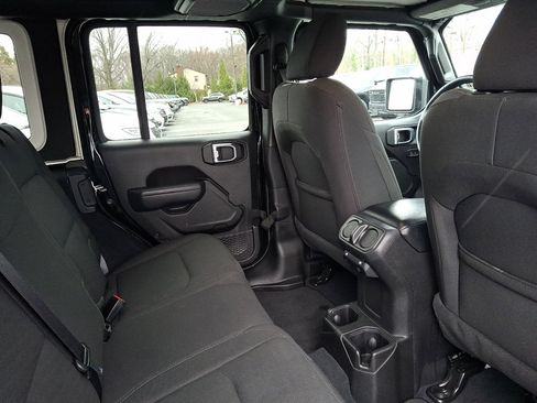 Used 2022 Jeep Wrangler Unlimited Sport image 15