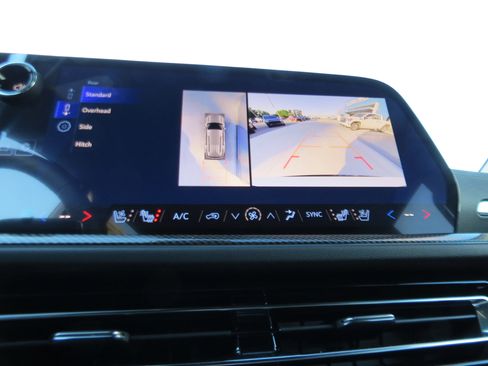 New 2026 Chevrolet Traverse High Country FWD image 25