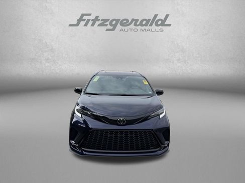 Used 2026 Toyota Sienna XSE AWD/4WD image 2