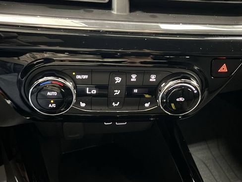 Certified 2026 Chevrolet Trax RS w/ Driver Confidence Package FWD image 18