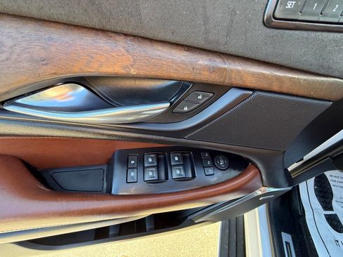 Used 2019 Cadillac Escalade Luxury image 14