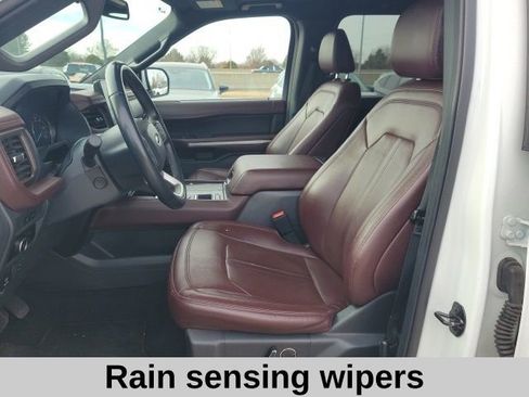 Used 2024 Ford Expedition Limited image 17