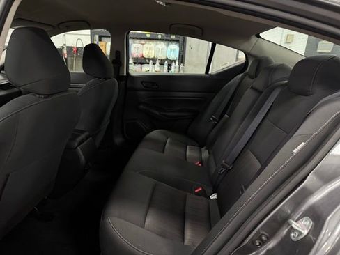 Used 2024 Nissan Altima 2.5 SV image 17