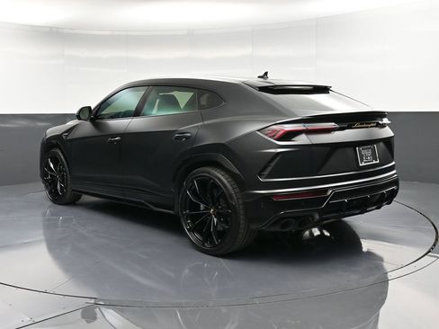 Used 2020 Lamborghini Urus image 3