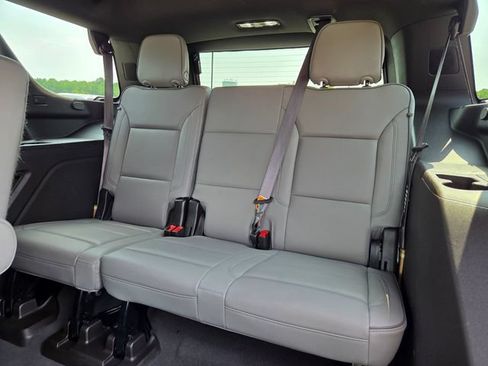 Used 2022 GMC Yukon SLT w/ SLT Premium Package AWD/4WD image 13