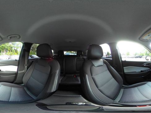 Used 2025 Chevrolet Trax LT FWD image 43
