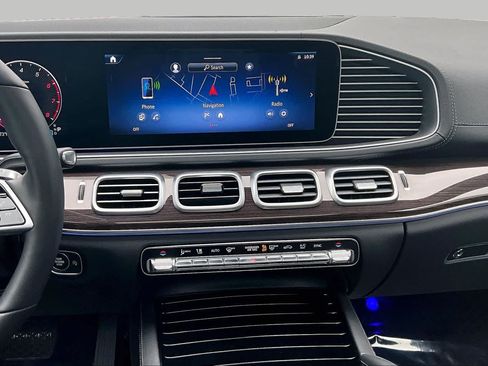 Certified 2026 Mercedes-Benz GLS 450 4MATIC image 6