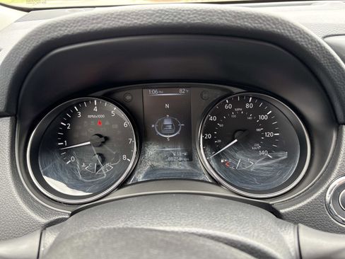 Used 2017 Nissan Rogue SV w/ SV Premium Package image 21