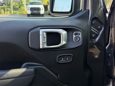 Used 2022 Jeep Wrangler Unlimited Sport AWD/4WD image 15