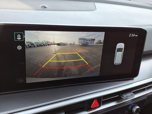 Used 2024 Kia Sorento S image 11