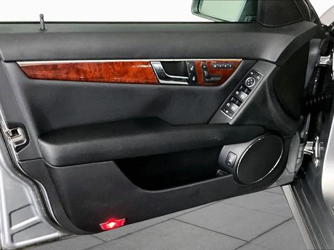 Used 2011 Mercedes-Benz C 300 4MATIC Sedan image 22