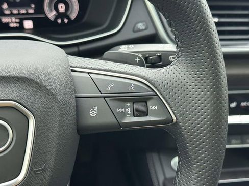 Used 2024 Audi Q5 e Prestige w/ Prestige Package image 32