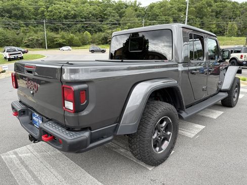 Used 2023 Jeep Gladiator Rubicon w/ Cold Weather Group AWD/4WD image 5