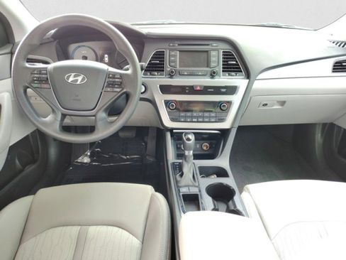 Used 2016 Hyundai Sonata SE image 12