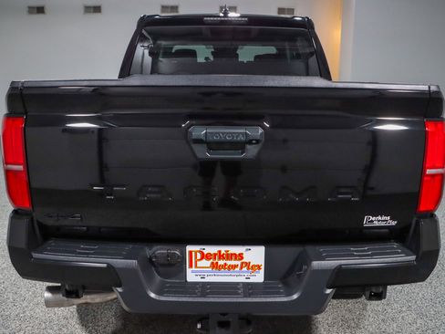 Used 2024 Toyota Tacoma TRD Off-Road AWD/4WD image 8