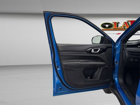 New 2026 Jeep Compass Latitude image 13