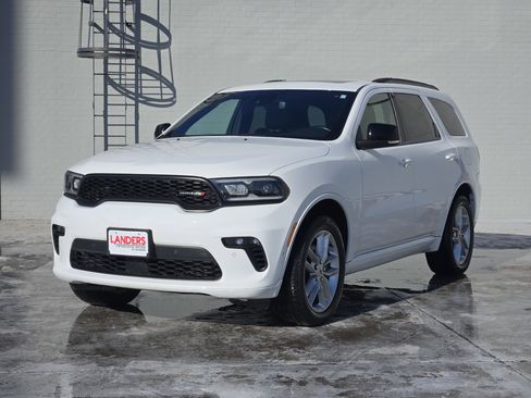 Used 2023 Dodge Durango GT image 4