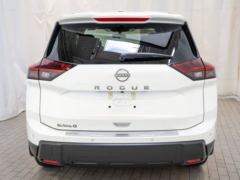 New 2026 Nissan Rogue SV image 5