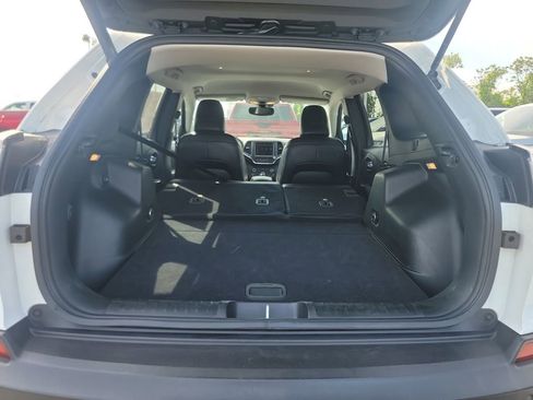 Used 2023 Jeep Cherokee Altitude Lux AWD/4WD image 17