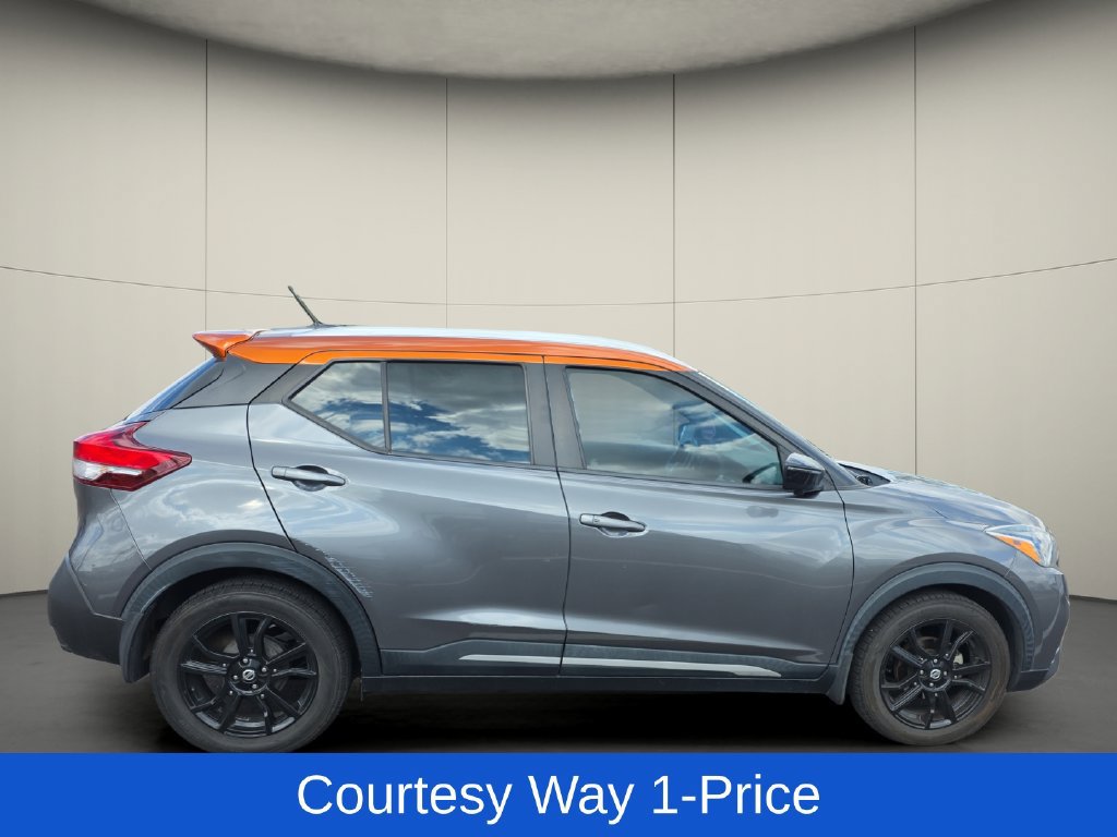 Used 2020 Nissan Kicks SR w/ SR Premium Package FWD image 11