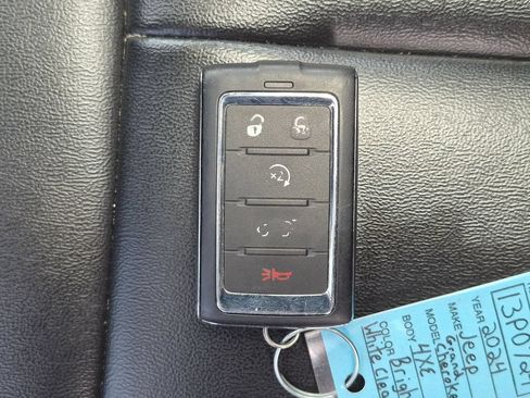 Used 2024 Jeep Grand Cherokee Limited 4xe AWD/4WD image 30