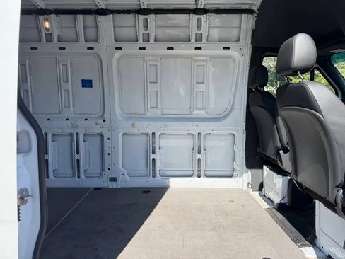 Used 2023 Mercedes-Benz Sprinter 2500 image 14