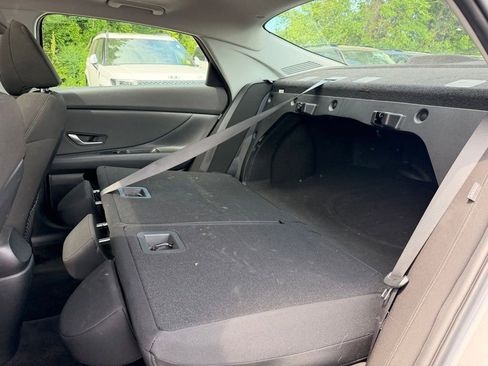 Used 2025 Hyundai Elantra SEL FWD image 37