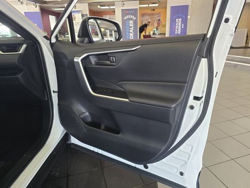 Used 2021 Toyota RAV4 SE w/ Weather & Moonroof Package AWD/4WD image 13