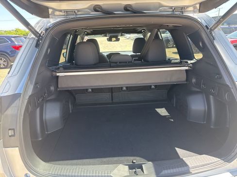 Used 2025 Subaru Forester Premium AWD/4WD image 14
