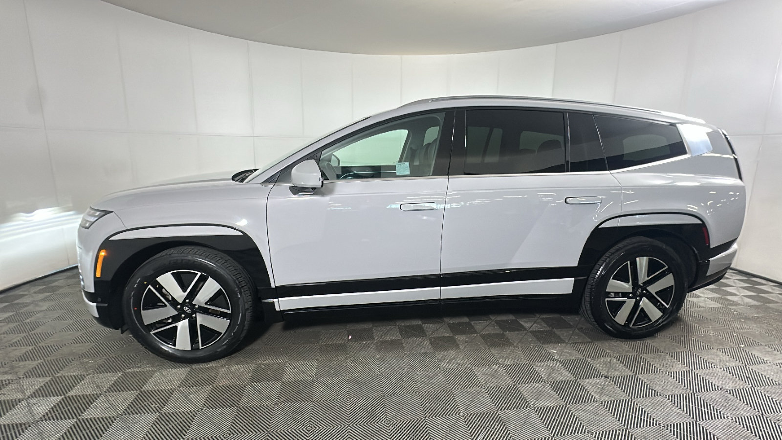 Used 2026 Hyundai Ioniq 9 SEL AWD/4WD image 7